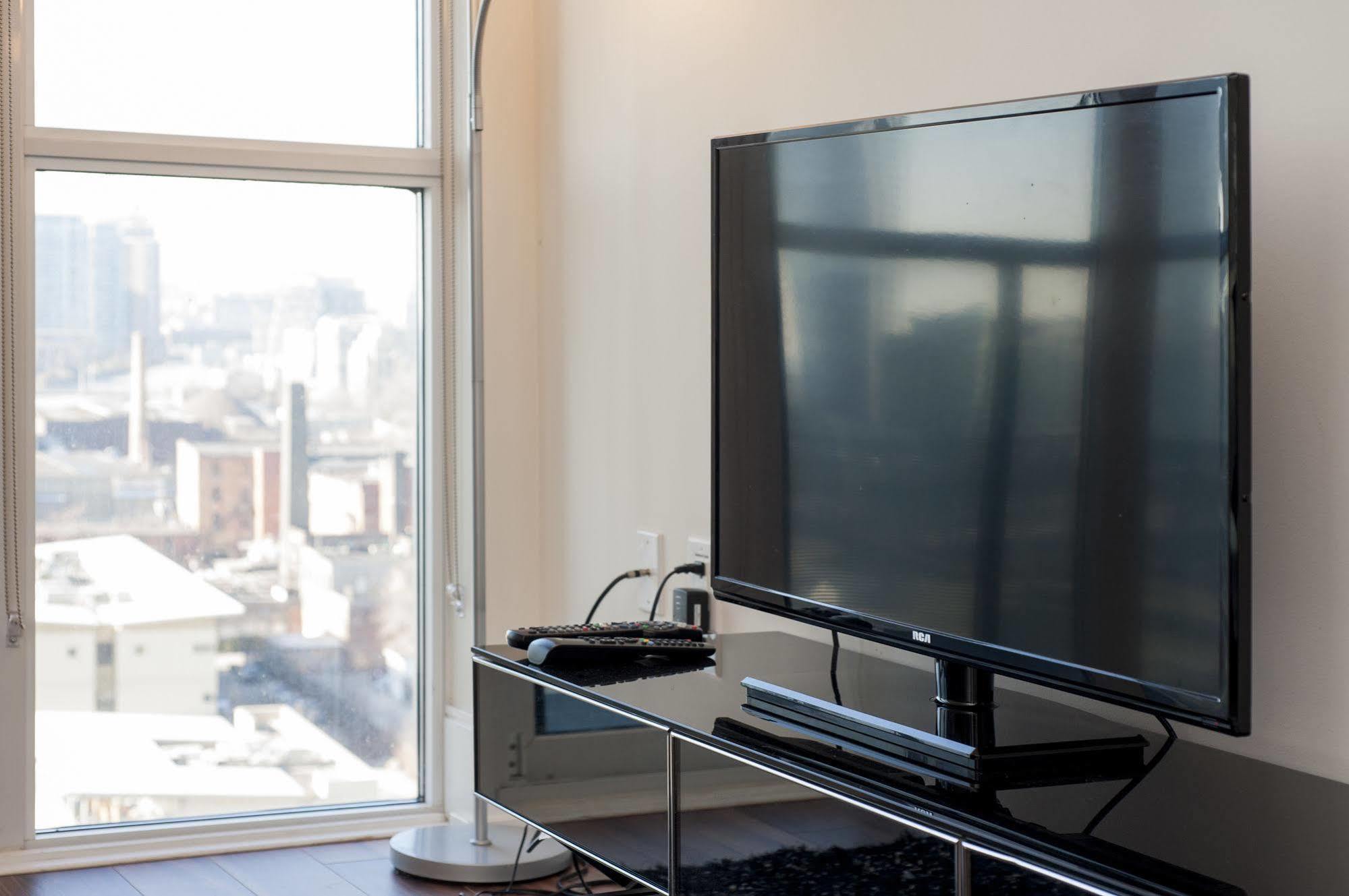 Life Suites Luxury Downtown Condos โตรอนโต ภายนอก รูปภาพ