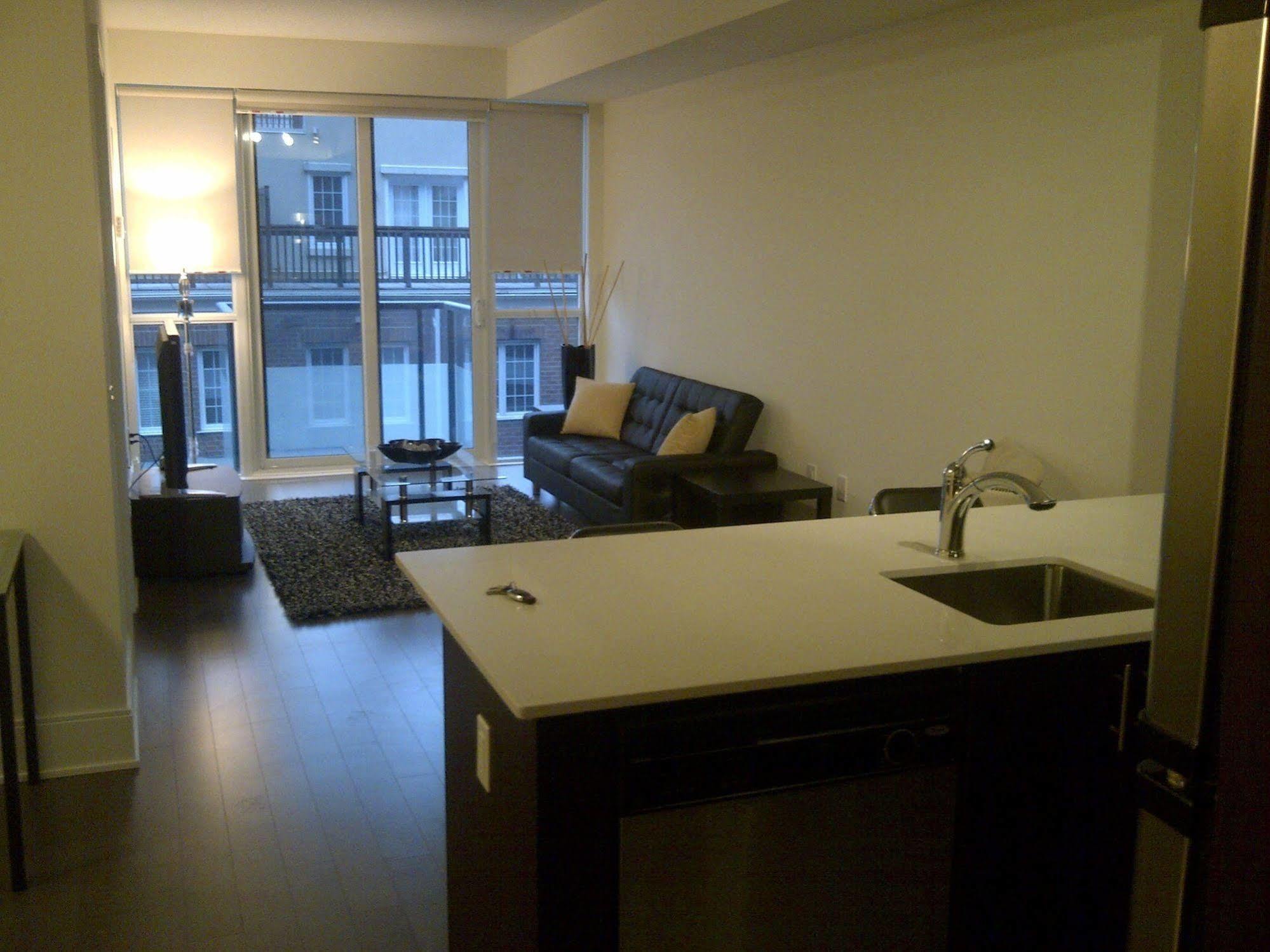 Life Suites Luxury Downtown Condos โตรอนโต ภายนอก รูปภาพ