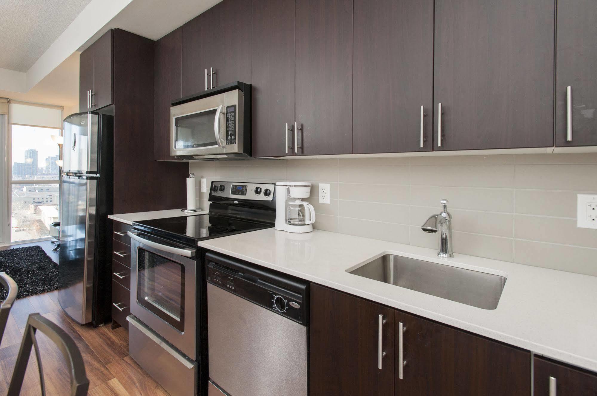 Life Suites Luxury Downtown Condos โตรอนโต ภายนอก รูปภาพ