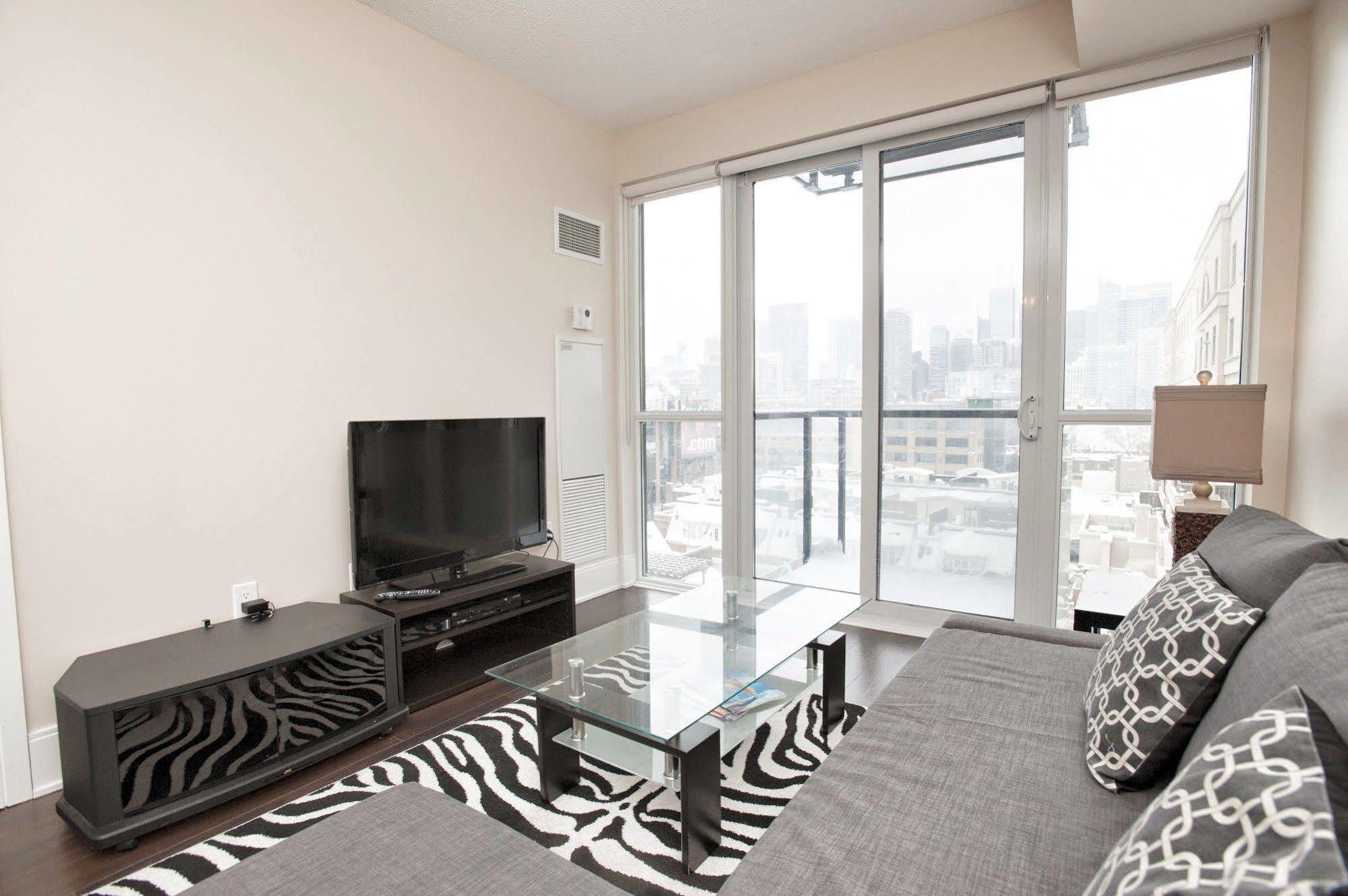 Life Suites Luxury Downtown Condos โตรอนโต ภายนอก รูปภาพ
