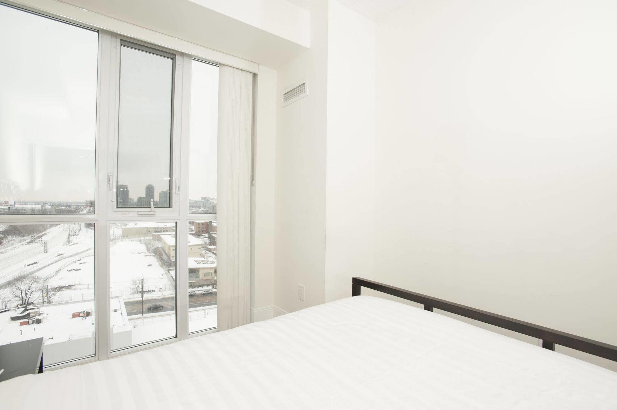 Life Suites Luxury Downtown Condos โตรอนโต ภายนอก รูปภาพ
